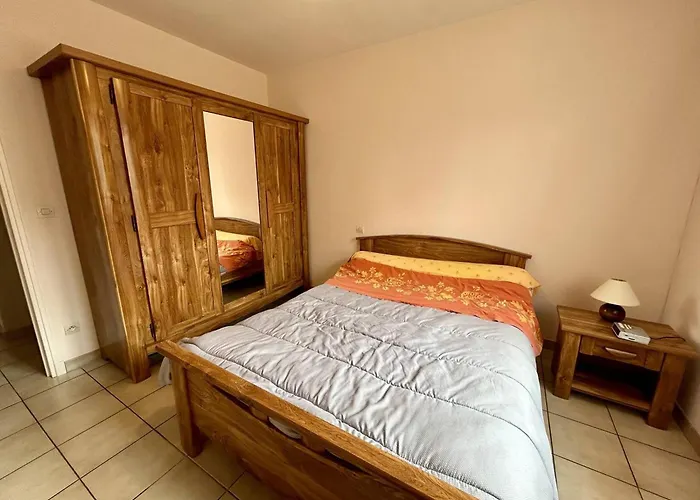 Charmante 4 Pers Avec Jardin, Garage, Tv Et Cuisine Equipee - Village - Fr-1-388-174 *